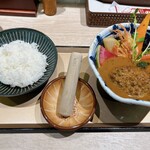 Supu Kare Okushiba Shouten - おくしばーぐカリー・中辛（1,980円税込）