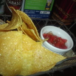 メキシコ料理&バー エルサルサ - チップスとサルサソース