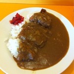 Kicchimberu - 一見シンプルなカレーに見えるがカツはヒレ。