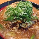 ラーメン 四天王 - 四天王醤油ラーメン  ¥850

う〜ん(´･_･`)