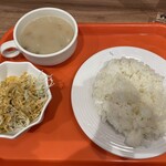 Suteki Hausu Hachi Hachi Junia - セルフ(ライス・サラダ・スープ)