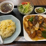 龍苑 - すぶた定食　小チャーハンに変更　¥1000円