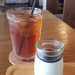 カフェ デザートムーン - 食後のデザートとドリンク。豆乳プリンには黒蜜がかかってました。