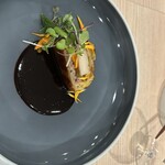 フクシマ - 8時間蒸した
      あわびのパイ包み
      周りは湯葉