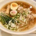 Tenfu - ラーメンは煮干し出汁です。細麺で食べやすいです