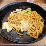 Roketto Udon - 焼うどん・並 640円 ※食べかけに見えますが食べる前です…笑（ロケットうどん）