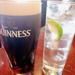 HUB - ギネスの黒とジントニック^ - ^