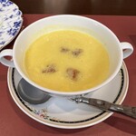 ステーキハウス キッチン飛騨 - コーンクリームスープ