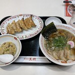 Gyouza No Oushou - 中華そばセットプラス餃子3個