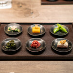 USHIGORO S. - 旬野菜6種  京菜と湯葉 千葉県産黄色ズッキーニ スナップエンドウと柚子胡椒 大分県産おかわかめ 熊本県産ビーツ 長野県産干し柿