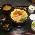 春家秋亭 - 鮭親子丼セット