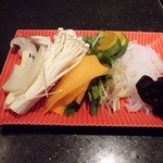 美山 - 椎茸、筍、エノキ、ニンジン、カボチャ、水菜、モヤシ、シラタキ、木耳