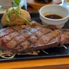 ヴィクトリアステーション - 料理写真:直火焼きサーロインステーキ200g 1969円。