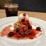 Italian Kitchen VANSAN - リコッタチーズのアイスケーキ(¥690) アメリカーノ・ICE(¥390)