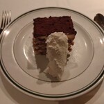 ウルフギャング・ステーキハウス 丸の内店 - ティラミス（取り分けてもらった後のものです）