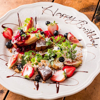 Free dessert plate as a birthday/anniversary surprise♪