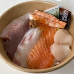 おおはし鮮魚店 - 料理写真:特製海鮮丼＝980円
