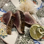 炭火割烹 稲米舎 - 鰹の藁焼き