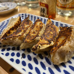 大衆酒場 アニトラ - 肉汁しっかり餃子