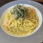 ショクジノアトリエ イタリアン南森町 - エビと香味野菜のペペロンチーノ