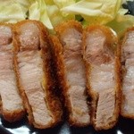 とんかつ山本 - 『ろーすかつ』のカツ断層～♪柔かく、ジュシーで甘旨～♪　(^o^)丿