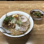 らーめん弥七 - 醤油チャーシューとへためし