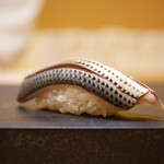 兄弟寿し - ◇小鰭（佐渡）※追加
                                人数分の用意がない特別な小鰭を頂きました。