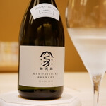 兄弟寿し - ◉加茂錦 HONMA EDITION 純米大吟醸
      ロゴは加茂錦でも、どこか兄弟寿しとコラボしてくるかのように思わせます。