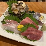 Kinkasaba Warayaki Sushi Kinji - 中トロを中心とした刺身