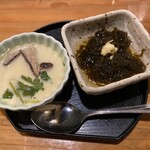 金華さば わらやき 寿司 金治 - お通しの海蘊酢とみに茶碗蒸し