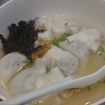 JIA HE XING Dumpling Restaurant - 麺類注文したつもりがスープ餃子きた。