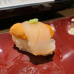 Tsukiji Otokomaezushi - うにイカのせ