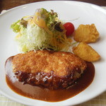 シェーヴル - 富士鶏のパネグリエ　デミトマトクリームソース￥1050