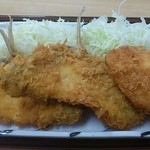 大松食堂 - アジフライとハムエッグフライ
      