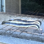 うなぎのまさ - 外から焼きの様子を見学できます