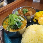 Rico pua - ２種盛 1150円（税込）
                        山椒ポークカレー
                        日替りカレー（チキンと野菜のアジアン風ココナッツカレー）