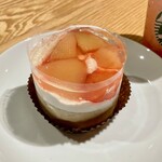 スターバックス・コーヒー - 白桃とアールグレイのケーキ