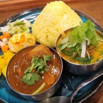 リコ プア - ２種盛 1150円（税込）
            山椒ポークカレー
            日替りカレー（チキンと野菜のアジアン風ココナッツカレー）