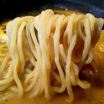 Mendokoro Hitoiki - 中太麺で食べるとまんま家系