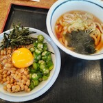 山田うどん - ミニ納豆オクラ丼朝定食です