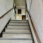 MIHARA KITCHEN - 階段をあがる