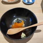 麻布十番 鮨 すずめ - 雲丹、カナダ産ホワイトキングサーモンのいくら