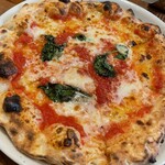 PIZZERIA FIORE - マルゲリータ