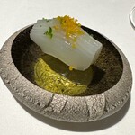 ラ・ヴァガボンド - ケンサキイカ　ズッキーニ　カラスミ