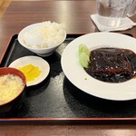 合楽園 - 東坡肉 (トンポーロー) 定食 1100円
      2023年7月17日