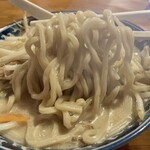 濃厚タンメン トミー - コシのあるマツダ製麺の太麺