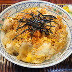 Soba Dokoro Sunaba - 親子丼（味噌汁・お新香付）※七味唐辛子かけ