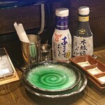 Mekikinoginji - 目利きの銀次 八丁堀駅前店 卓上の2種類の醤油など