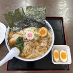 Tokuchan Ramen - チャーシューメン大盛り
                        [トッピング] 煮玉子、手打ちワンタン