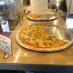Dookie's Pizza - 内観②（ショーケース②)